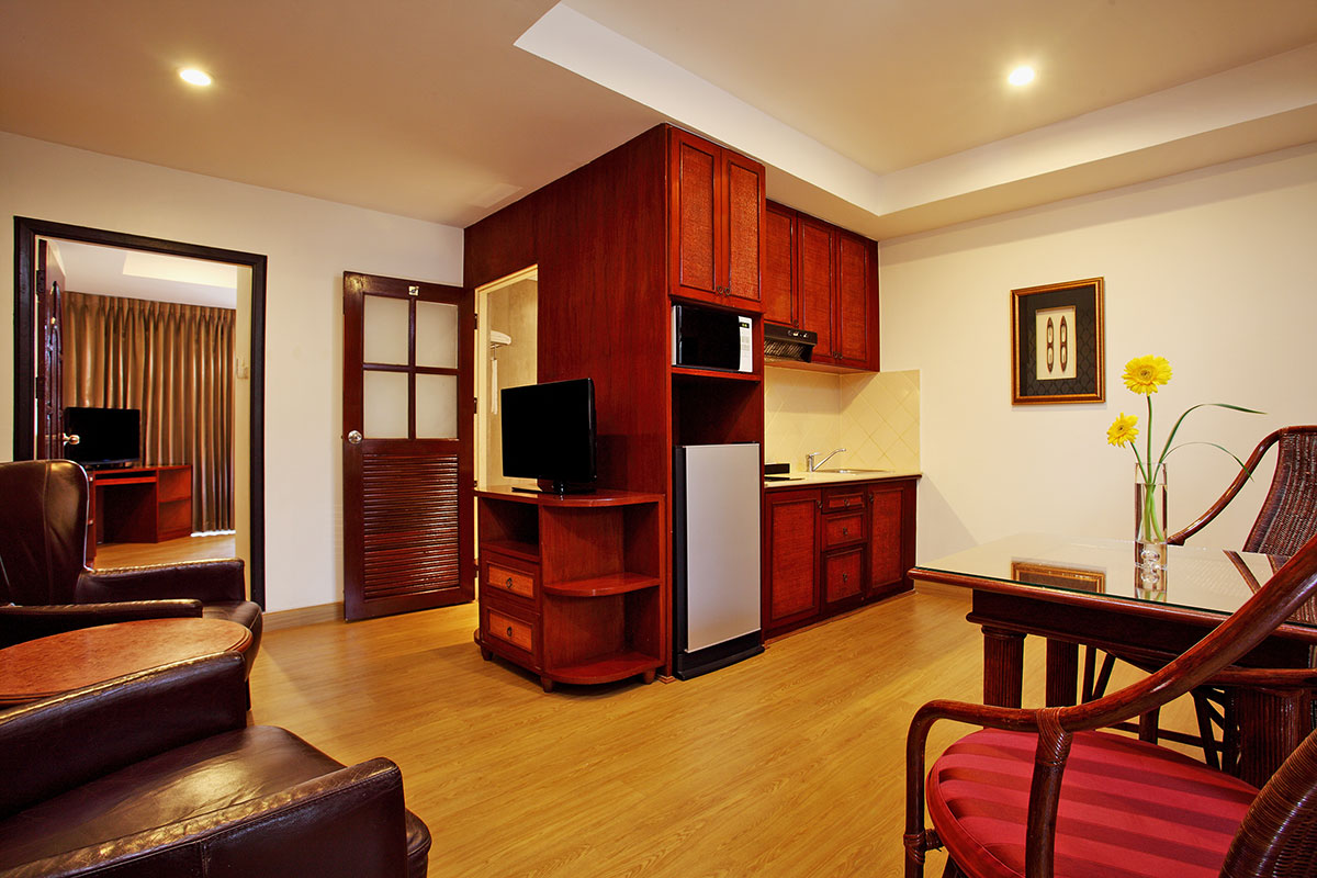 A2-05-Nova-Park-Pattaya-one-bedroom-suite-living-room-2