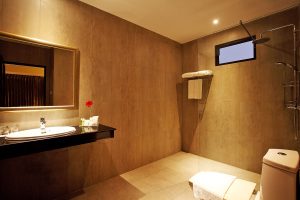 A4-10-Nova-Park-Pattaya-two-bedroom-suite-master-bathroom